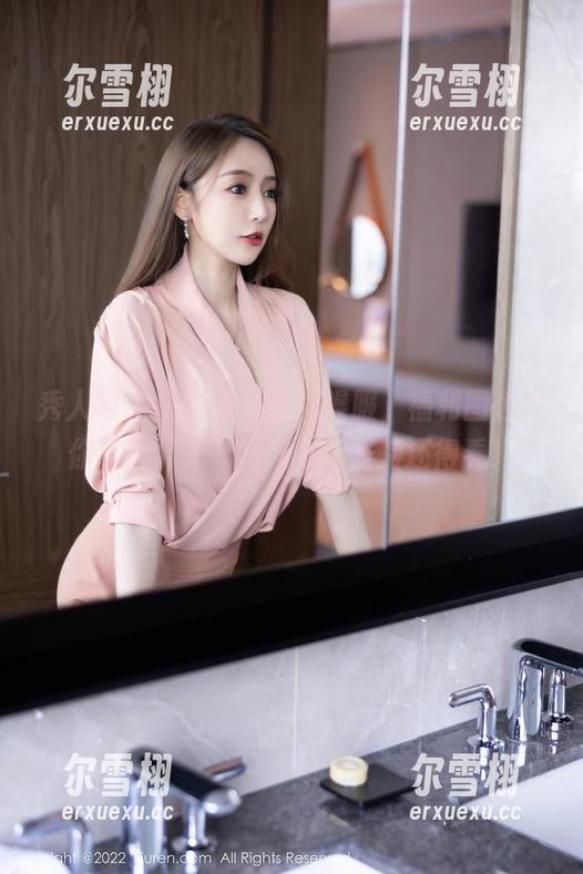秀人网-唐安诺 秀人网 - 唐安诺最新体操服,福利图包为你带来“光”的感觉,坚持还得看!