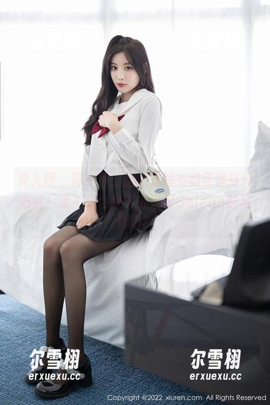 秀人网-娜露Selena 秀人网 - 等一下,这才是睡衣的正确打开方式!要不你也来下载娜露Selena的写真吧?