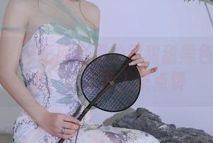 秀人网 – 看吧网盘里的尹甜甜黑色精选合集，反正没人来点赞