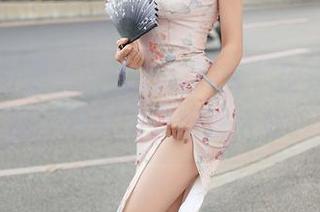 秀人网 – 是小逗逗的“天台”全套？别骗我，这分明是眼球大餐。