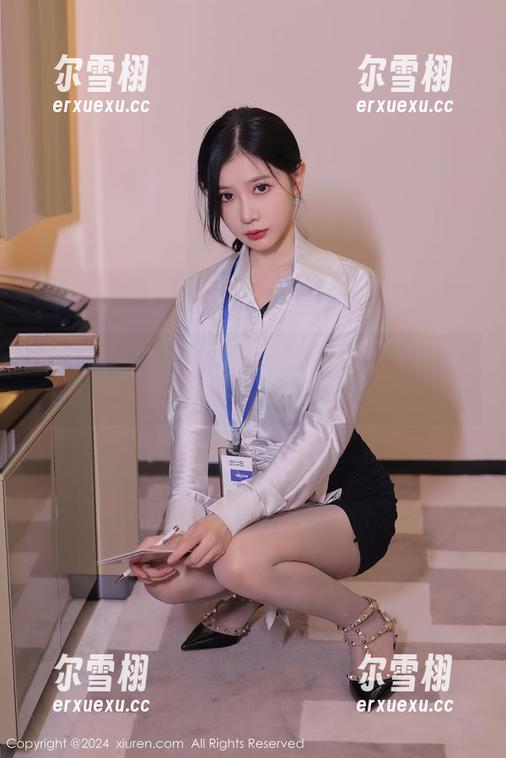 秀人网-林悠悠 秀人网 - 探索林悠悠的粉色套图:又是一次有趣的酸甜体验。