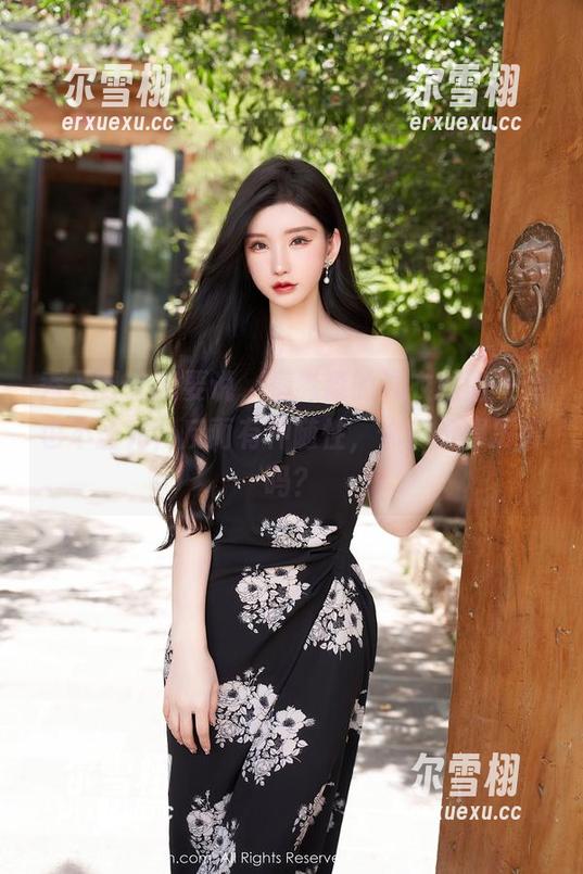 秀人网-桓淼淼 秀人网 - 我要说,桓淼淼的泳衣原图一点也不圣光,反而有种随性,你们觉得厉害吗?