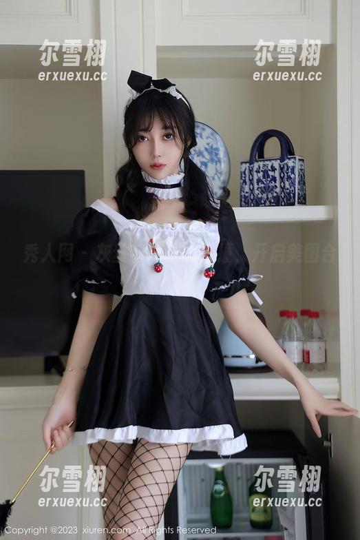 秀人网-白甜 秀人网 - 灰丝与白甜的碰撞,开启美图合集模式
