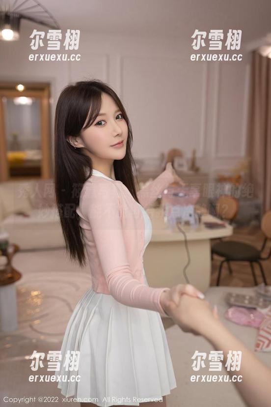 秀人网-筱慧 秀人网 - 筱慧写真:黑丝与无辜眼神的绝妙搭配,能不能再给我点冷静啊?