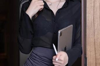 秀人网 – 陆萱萱的女仆神话：让你看见不同的她！马上一键下载作品集！