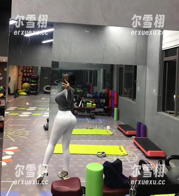 童小芯 微密圈 - 白裙穿得如此淡定,这次童小芯的最新作品让我想说,原图太惊艳!
