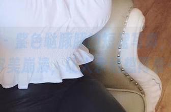 微密圈 – 紫色哒豚豚的短裙写真，可能会让你审美崩溃，让人永远想再看一眼。