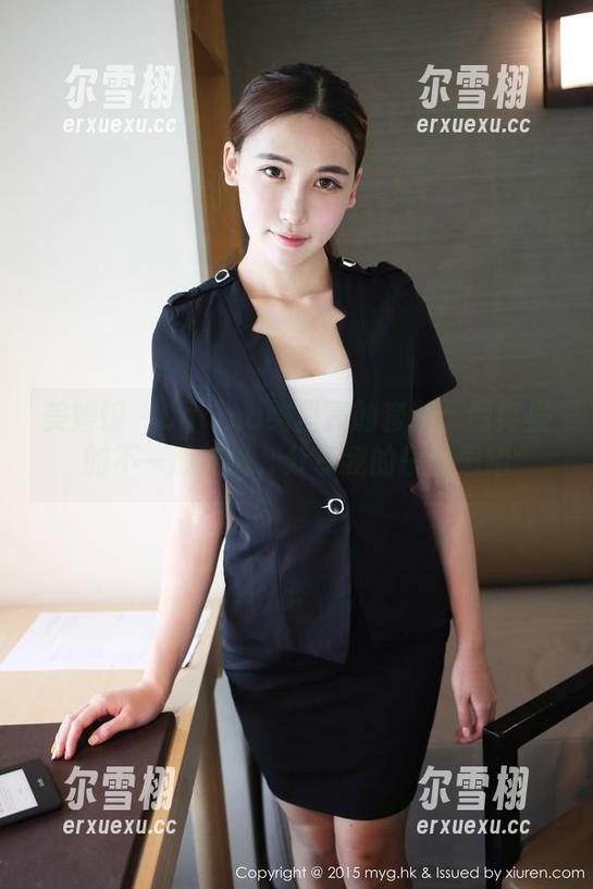 美媛馆 - Carina绮里嘉的套装：图库里的不一般安排，分享我的杂乱思绪