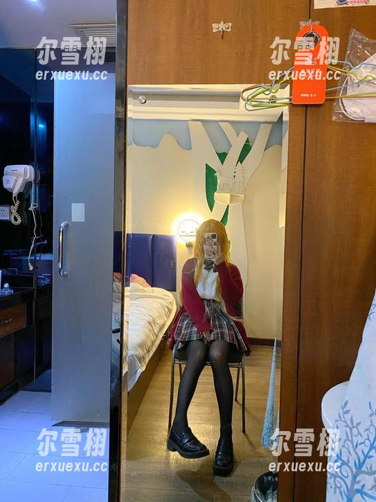 芋圆侑子白丝jk：高清套图，颜值撞脸路人，快来看看你倒霉没有！