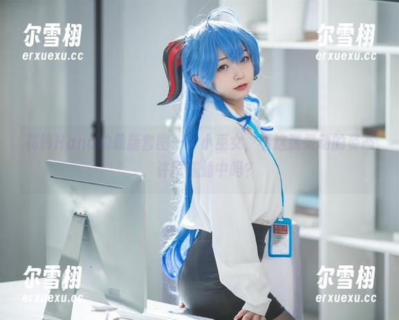 花铃Hana的最新套图——小巫女，看这张灵动的姿态，许愿成仙中吗？