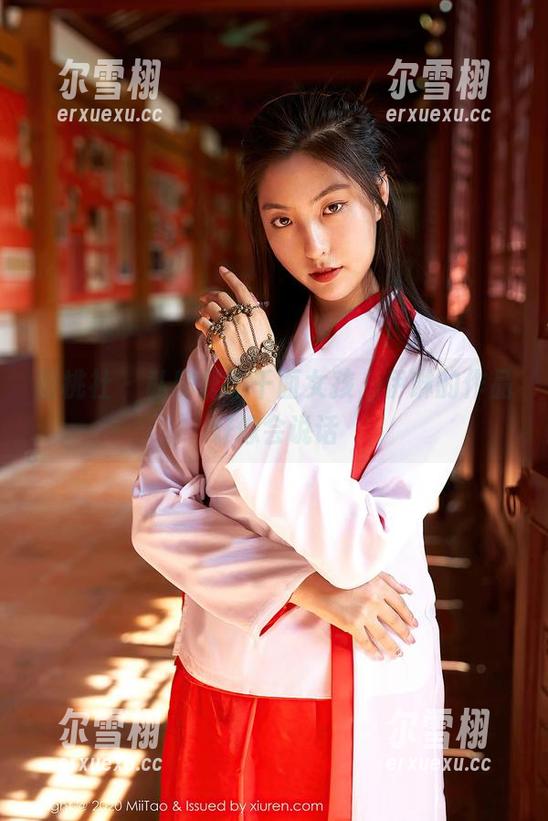 蜜桃社-伊琳 蜜桃社 - 私房里的千面女孩,伊琳的作品好像会说话