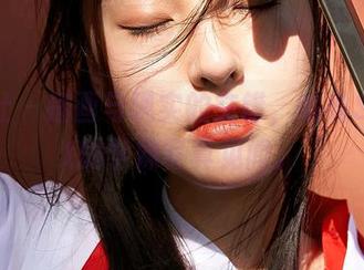 蜜桃社 – 插画与现实的交错，咕噜Sweet的学妹写真见闻。