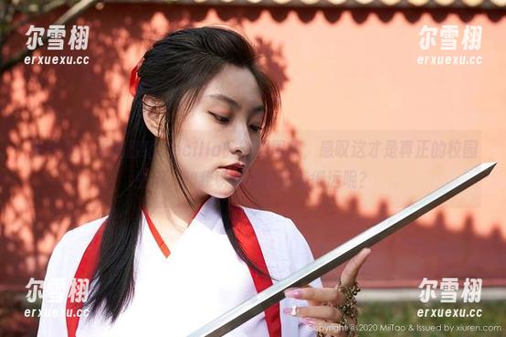 蜜桃社-陆萱萱Cecilia 蜜桃社 - 看陆萱萱Cecilia的制服图集,感叹这才是真正的校园生活,和我以前的经历差得远呢?