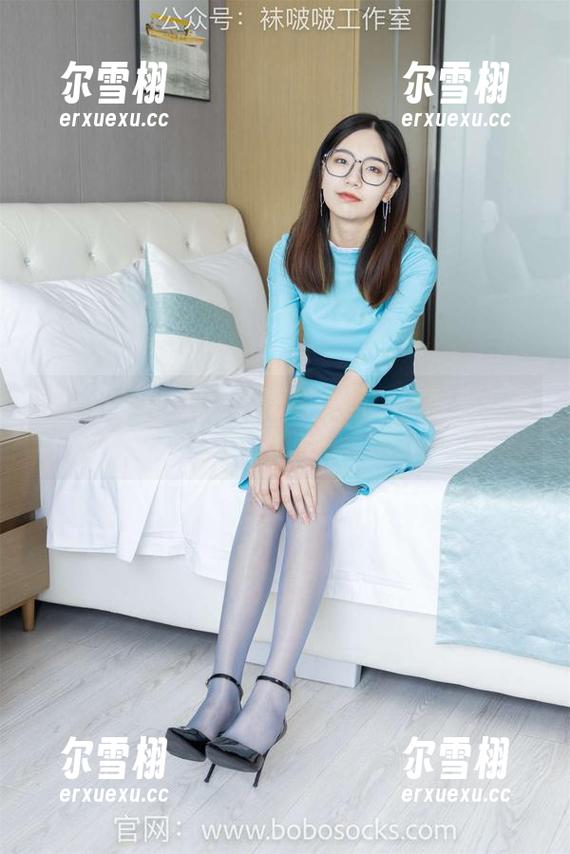 袜啵啵-小甜豆 袜啵啵 - 小甜豆的短裙美图:你敢来一波下载吗?