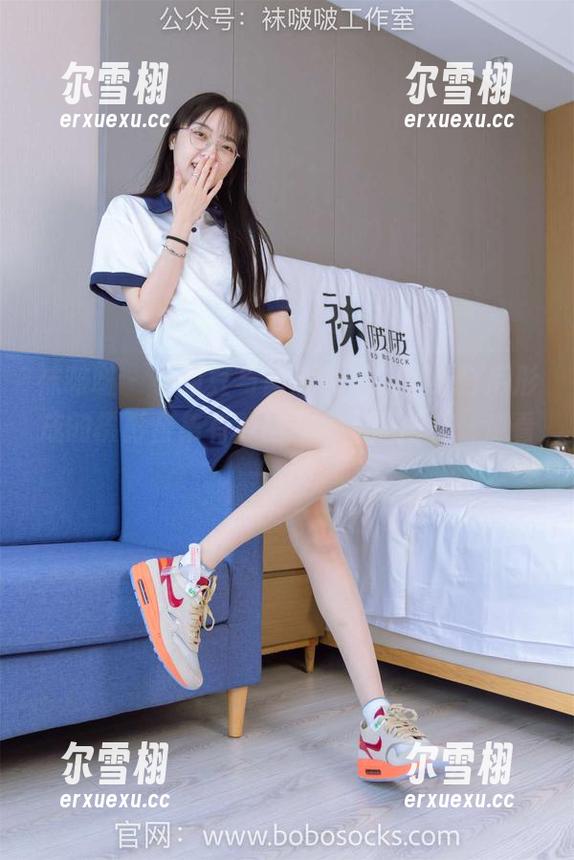 袜啵啵-小甜豆 袜啵啵 - 小甜豆与匡威帆布鞋,结合后形成的摄影合集有种出乎意料的感觉,观看一下?