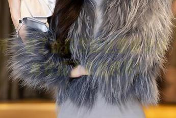 语画界 – 看了徐莉芝的这组裤里丝，下载肯定成了必然选择！