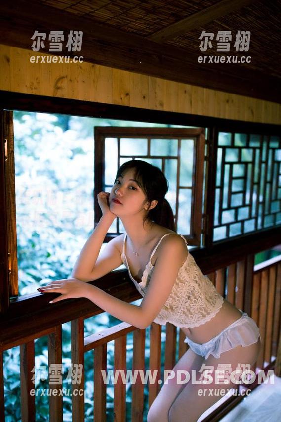 轰趴猫 - 苏小暖的居家合集：这件慵懒的衣服真是有魔力，真心觉得躺着就能发光