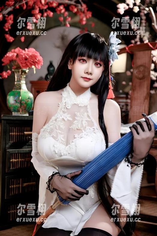 阿雪雪化身秘书，一组让人咋舌的美图，套图太会玩了吧？