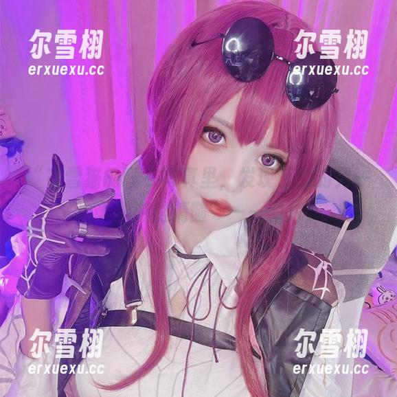 “在雪猫的睡衣写真里，发现了我的另一半梦游的精髓”——图片
