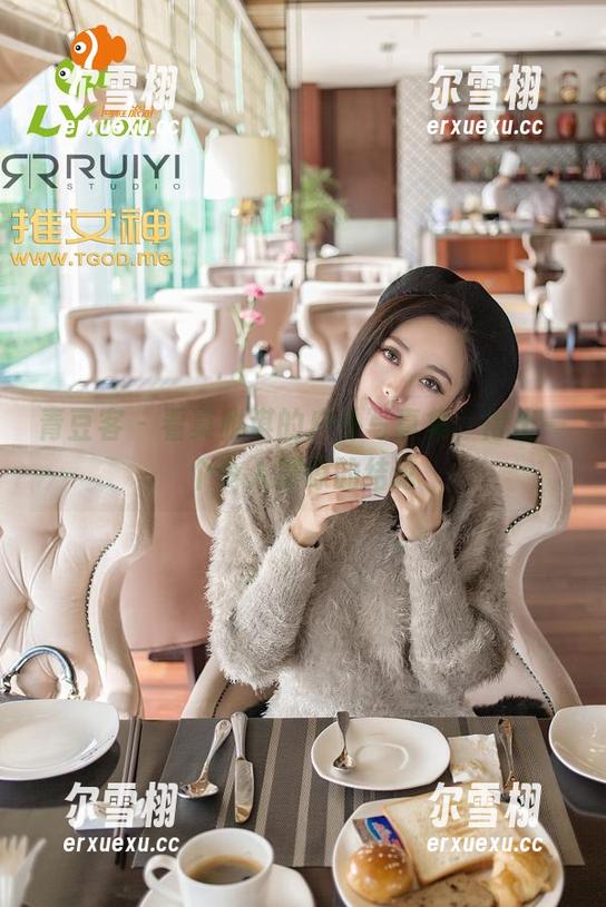 青豆客-莫雅淇 青豆客 - 看莫雅淇的户外写真集,得出一个令人震惊的结论