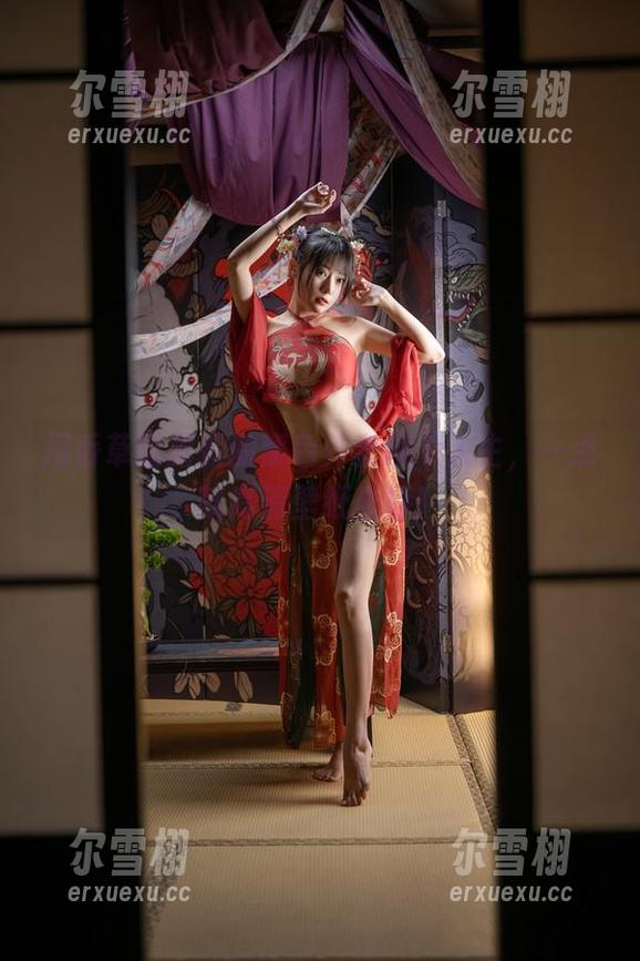 香草喵露露 用香草喵露露的紫色外套换个人生,一点就高清壁纸坐标!