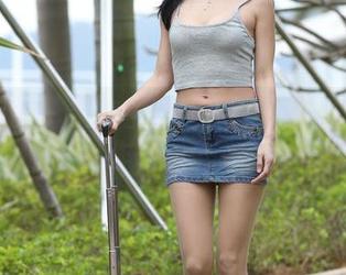 魔镜街拍 – 销售主宰：婷婷在粉裙里的工作奇遇全集