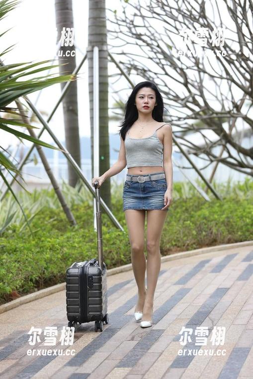 魔镜街拍 - 销售主宰：婷婷在粉裙里的工作奇遇全集