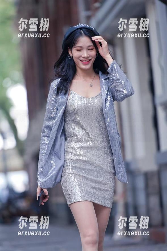 魔镜街拍-萌宝儿 魔镜街拍 - 可爱又绚丽的萌宝儿全套图片,跟上包臀裙肉丝在广场的流行潮流!