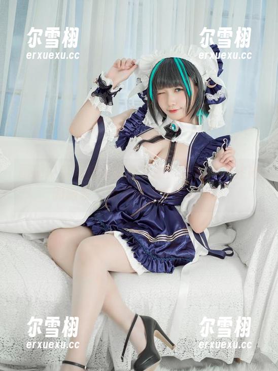 麻花麻花酱 图册中麻花麻花酱的礼服:我是该关注她的服装,还是这神奇的神态?